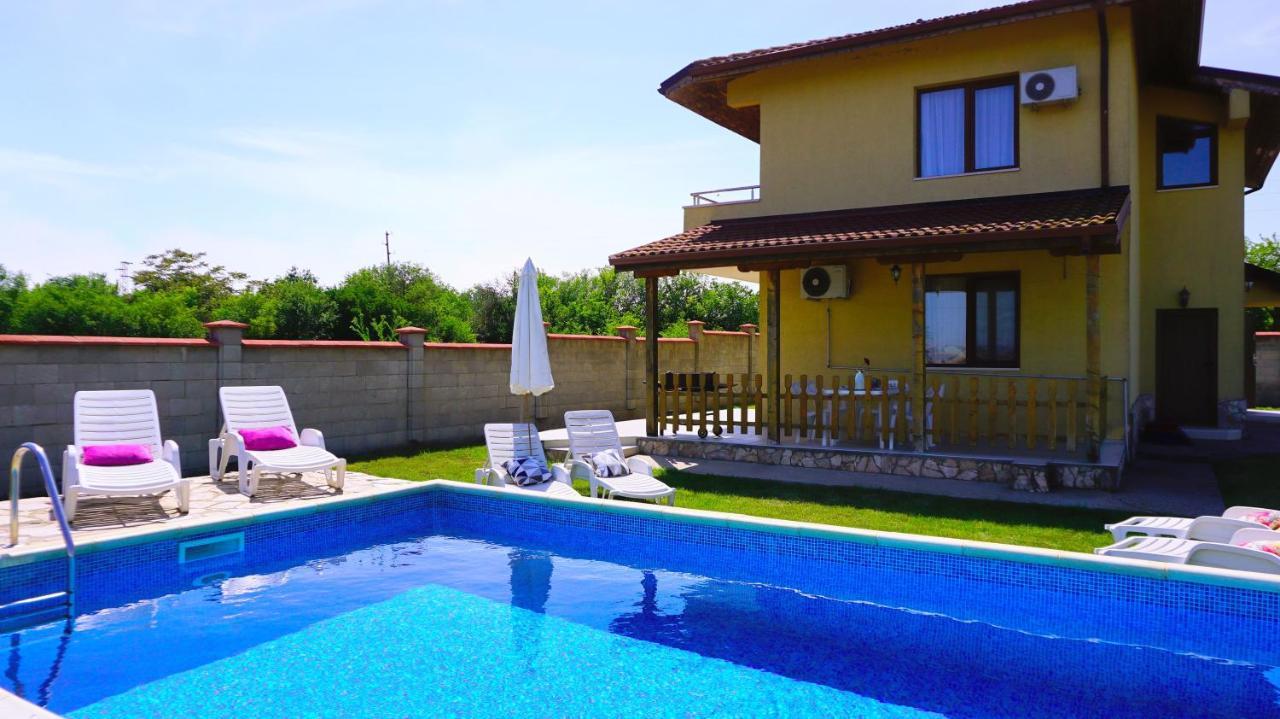 Вила Делфин - Villa Delfin Balgarevo Bagian luar foto