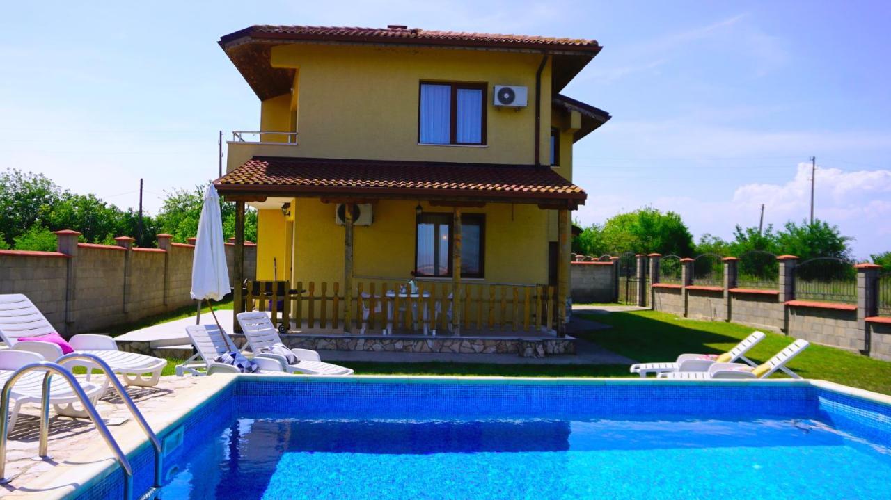 Вила Делфин - Villa Delfin Balgarevo Bagian luar foto